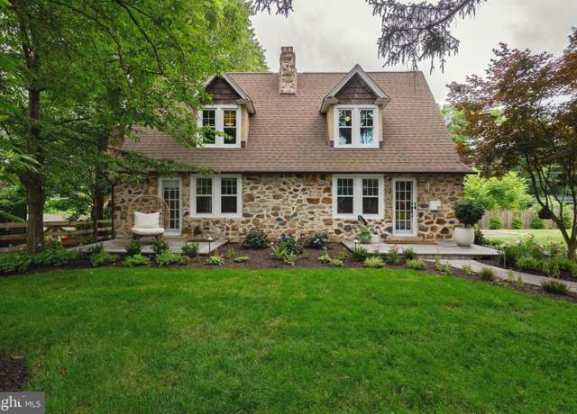 Property at 35 Orchard Ln, Berwyn, PA 19312, 3 beds, 2.5 baths