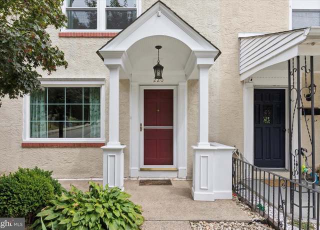 Property at 220 Cedar Ave, Conshohocken, PA 19428, 2 beds, 3 baths