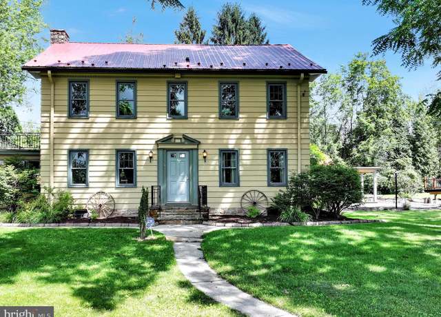 Property at 35 Holland St, Tamaqua, PA 18252, 4 beds, 1.5 baths