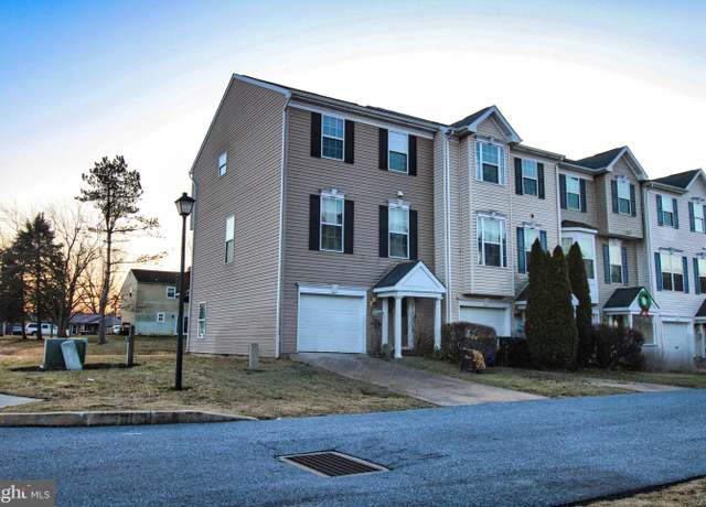 Property at 4101 Strawbridge Ct, Dover, PA 17315, 3 beds, 2.5 baths
