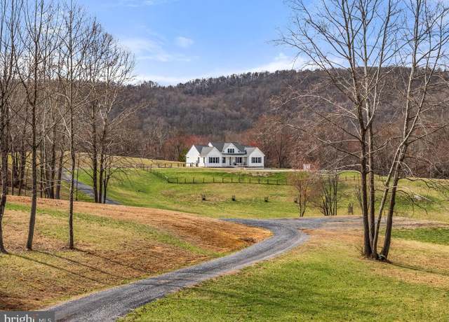 Property at 4050 Carrington Rd, Delaplane, VA 20144, 4 beds, 2.5 baths