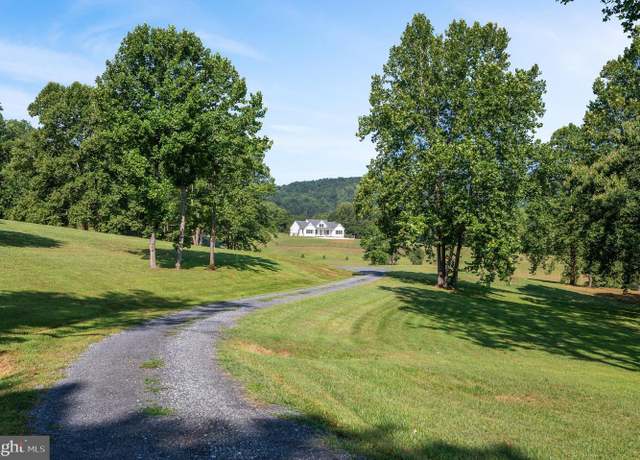 Property at 4050 Carrington Rd, Delaplane, VA 20144, 4 beds, 2.5 baths