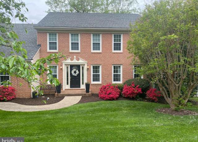 Property at 1000 Hidden Park Pl, Herndon, VA 20170, 4 beds, 3.5 baths