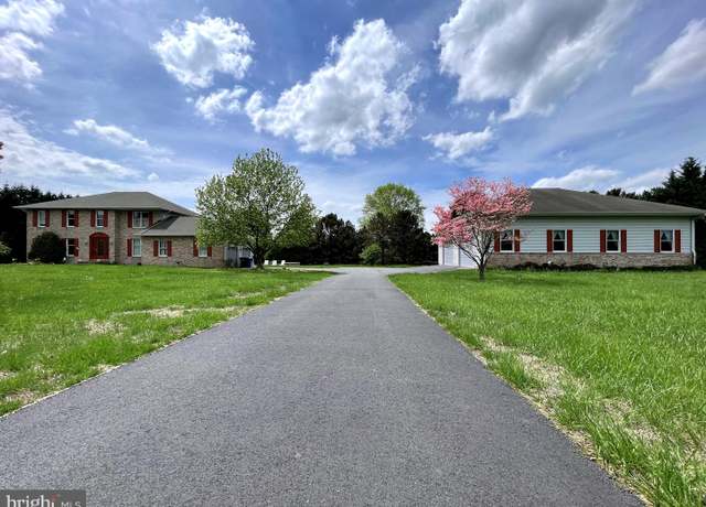 Property at 6 Claddagh Ct, Middletown, DE 19709, 5 beds, 3.5 baths