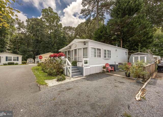 Property at 273 Woodhaven Ct, Berlin, MD 21811, 2 beds, 1 bath