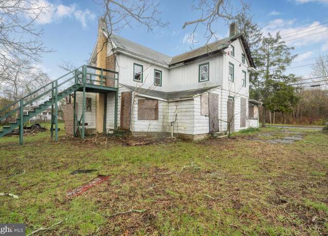 Property at 613 S New York Rd, Absecon, NJ 08205, 5 beds, 1 bath