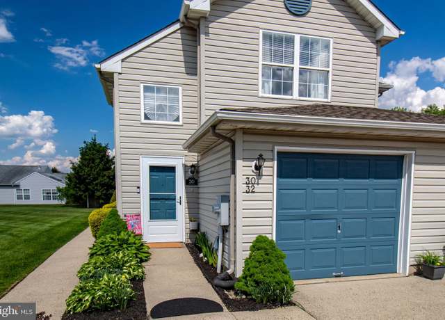 Property at 30 Palmer Sq, Edgewater Park, NJ 08010, 2 beds, 2 baths