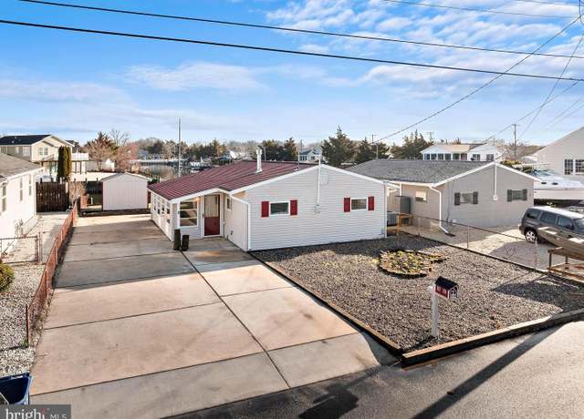 Property at 8 Cranbury Lake Dr, Tuckerton, NJ 08087, 3 beds, 1 bath