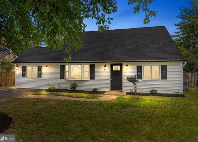 Property at 26 Keystone Ln, Levittown, PA 19055, 5 beds, 2 baths