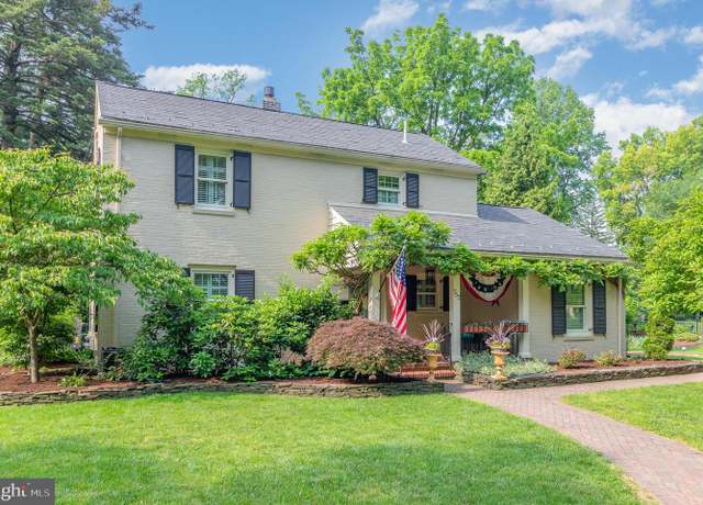 Property at 752 W South St, Carlisle, PA 17013, 4 beds, 2.5 baths
