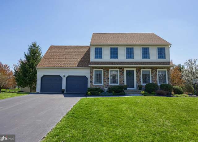 Property at 362 Squire Ln, Lititz, PA 17543, 4 beds, 2.5 baths
