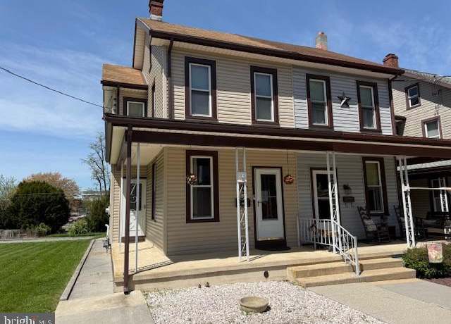 Property at 411 E Chestnut St, Lebanon, PA 17042, 3 beds, 1.5 baths