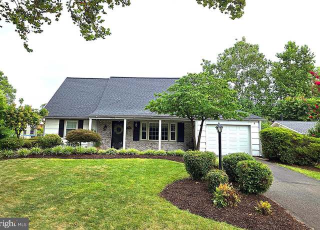 Property at 13212 Poplar Tree Rd, Fairfax, VA 22033, 4 beds, 3.5 baths