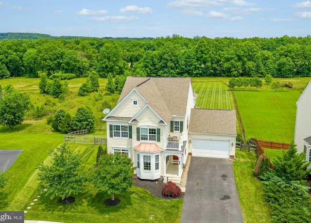 Property at 43268 Heavenly Cir, Leesburg, VA 20176, 5 beds, 3.5 baths