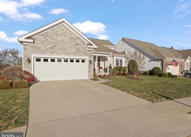 Property at 6769 Arthur Hills Dr, Gainesville, VA 20155, 4 beds, 4 baths