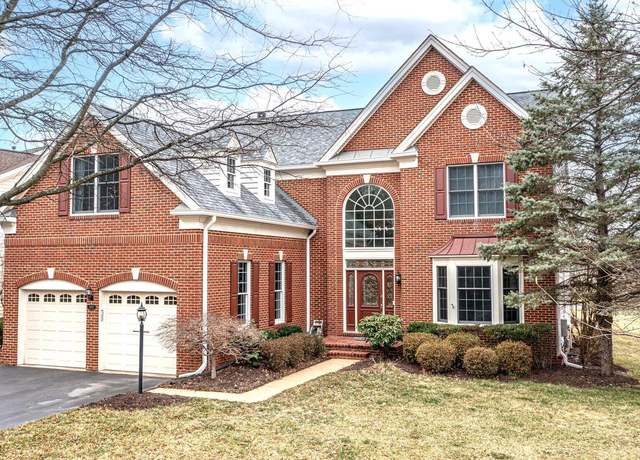 Property at 15315 Golf View Dr, Haymarket, VA 20169, 4 beds, 4.5 baths