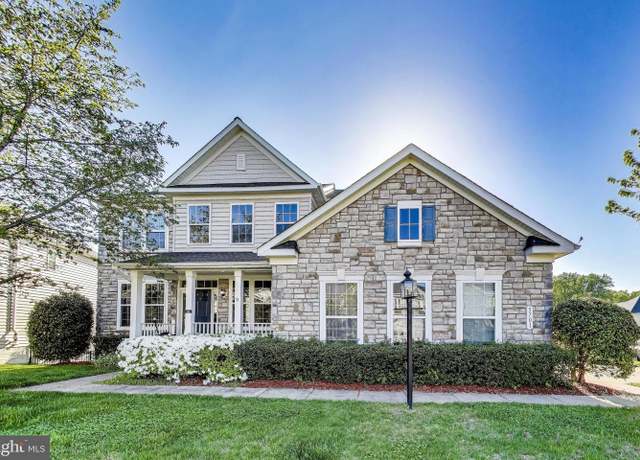 Property at 5701 Wink Way, Woodbridge, VA 22193, 6 beds, 4 baths
