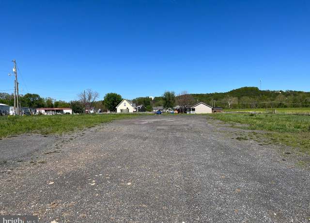 Property at 105 Walnut St, Moorefield, WV 26836