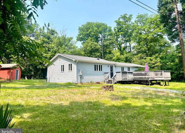 Property at 33 River View Dr, Harpers Ferry, WV 25425, 4 beds, 2 baths