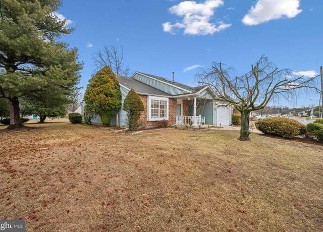 Property at 95 Knollwood Dr, Deptford, NJ 08096, 3 beds, 2.5 baths