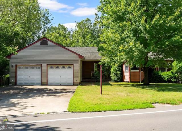 Property at 609 E Bay Ave, Barnegat, NJ 08005, 3 beds, 2 baths
