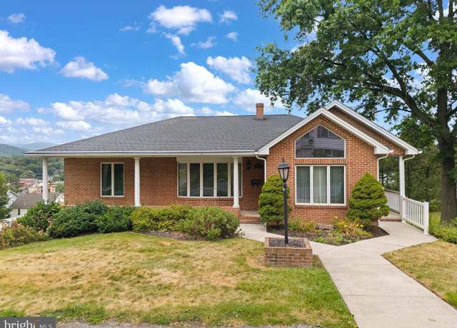 Property at 5418 5th Ave, Altoona, PA 16602, 3 beds, 3 baths