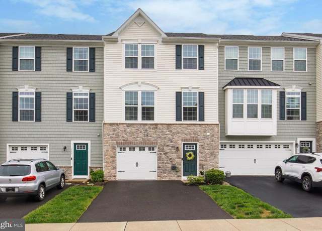 Property at 315 Pin Oak Ln, Perkasie, PA 18944, 3 beds, 2.5 baths
