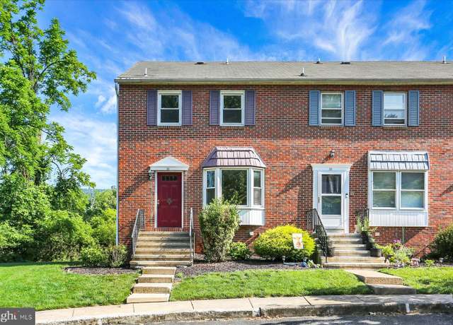 Property at 38 Fairfax Vlg, Harrisburg, PA 17112, 2 beds, 2.5 baths
