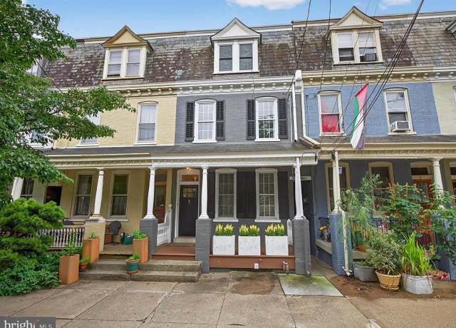 Property at 612 W Walnut St, Lancaster, PA 17603, 3 beds, 2 baths