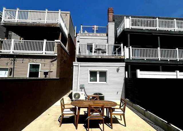 Property at 3133 Richmond St, Philadelphia, PA 19134, 4 beds, 4.5 baths