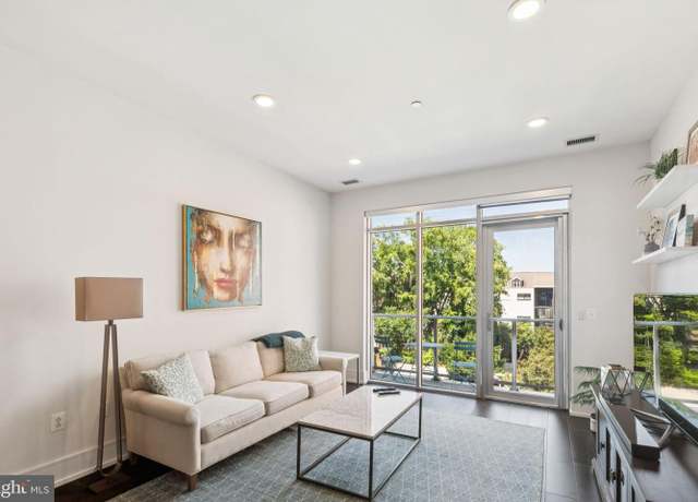 Property at 410 S Front St #304, Philadelphia, PA 19147, 1 bed, 1 bath