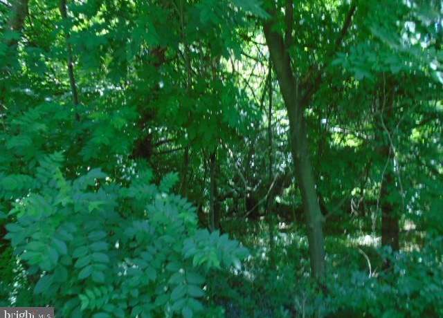 Property at 660 Greenwood Rd, York, PA 17408