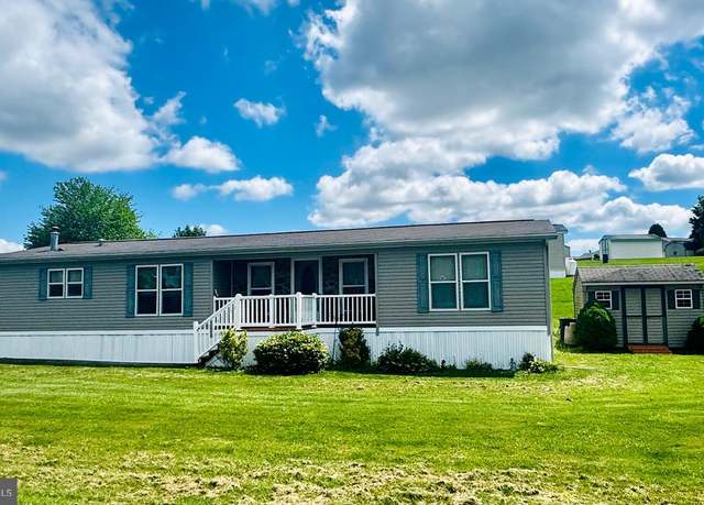 Property at 118 Lisa Cir, York, PA 17406, 3 beds, 2 baths