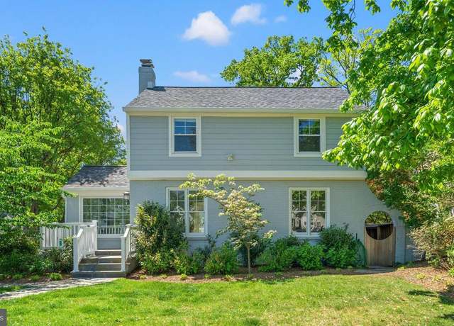 Property at 808 Grand View Dr, Alexandria, VA 22305, 3 beds, 3.5 baths