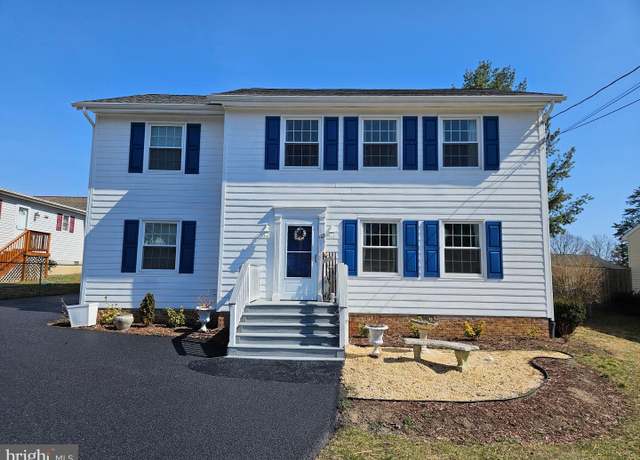 Property at 103 Fenwick Ct, Winchester, VA 22602, 4 beds, 3.5 baths