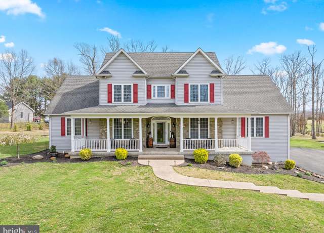 Property at 152 Laura Ln, Front Royal, VA 22630, 4 beds, 2.5 baths