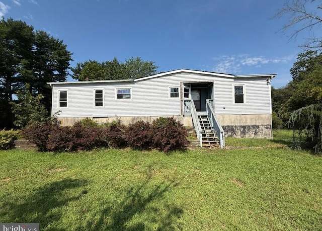 Property at 921 Green Ave, Williamstown, NJ 08094, 2 beds, 1.5 baths
