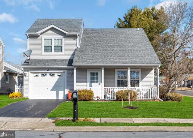 Property at 2 Poplar Ct, Barnegat, NJ 08005, 2 beds, 2.5 baths