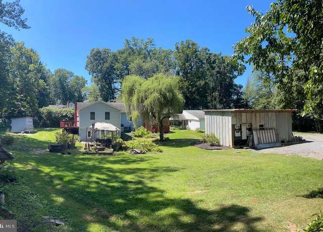 Property at 834 Oberlin Rd, Middletown, PA 17057, 8 beds, 3.5 baths