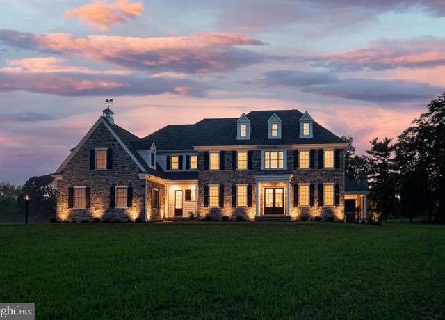 Property at 32 Oakland Rd, West Chester, PA 19382, 5 beds, 5.5 baths