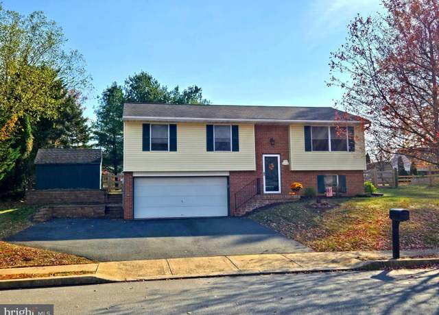 Property at 40 Homestead Dr, Denver, PA 17517, 3 beds, 1.5 baths