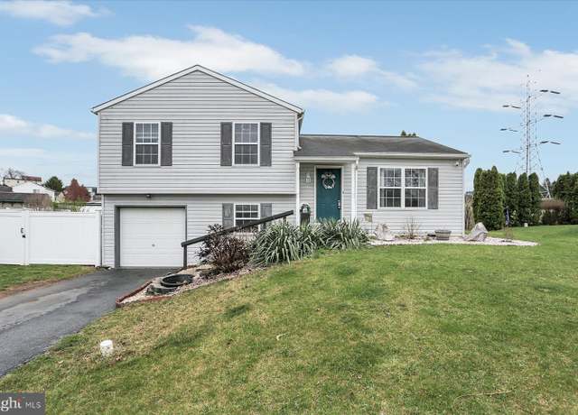 Property at 105 E Brookfield Dr, Lebanon, PA 17046, 5 beds, 3 baths