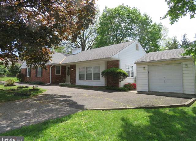 Property at 2 Vera Ln, Conshohocken, PA 19428, 3 beds, 2 baths