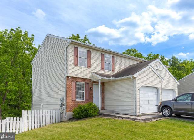 Property at 2051 Wyatt Cir, Dover, PA 17315, 3 beds, 1.5 baths