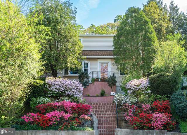 Property at 1705 N Quesada St, Arlington, VA 22205, 3 beds, 2 baths