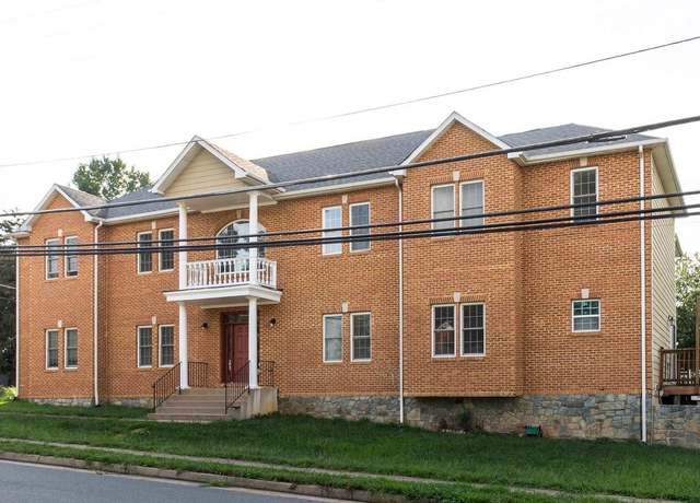 Property at 3954 Walnut St, Fairfax, VA 22030, 5 beds, 4.5 baths
