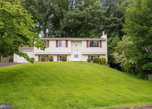 Property at 10729 Freds Oak Ct, Burke, VA 22015, 3 beds, 2.5 baths
