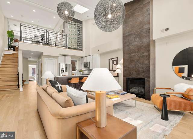 Property at 2431 Ontario Rd NW #4, Washington, DC 20009, 3 beds, 2.5 baths