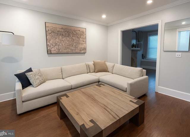 Property at 1204 W 8th St, Wilmington, DE 19806, 3 beds, 1.5 baths