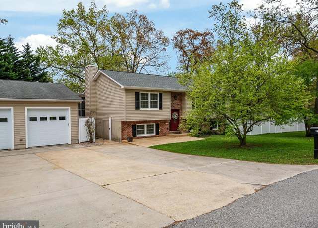 Property at 8065 Midvale Ave, Pasadena, MD 21122, 3 beds, 2.5 baths